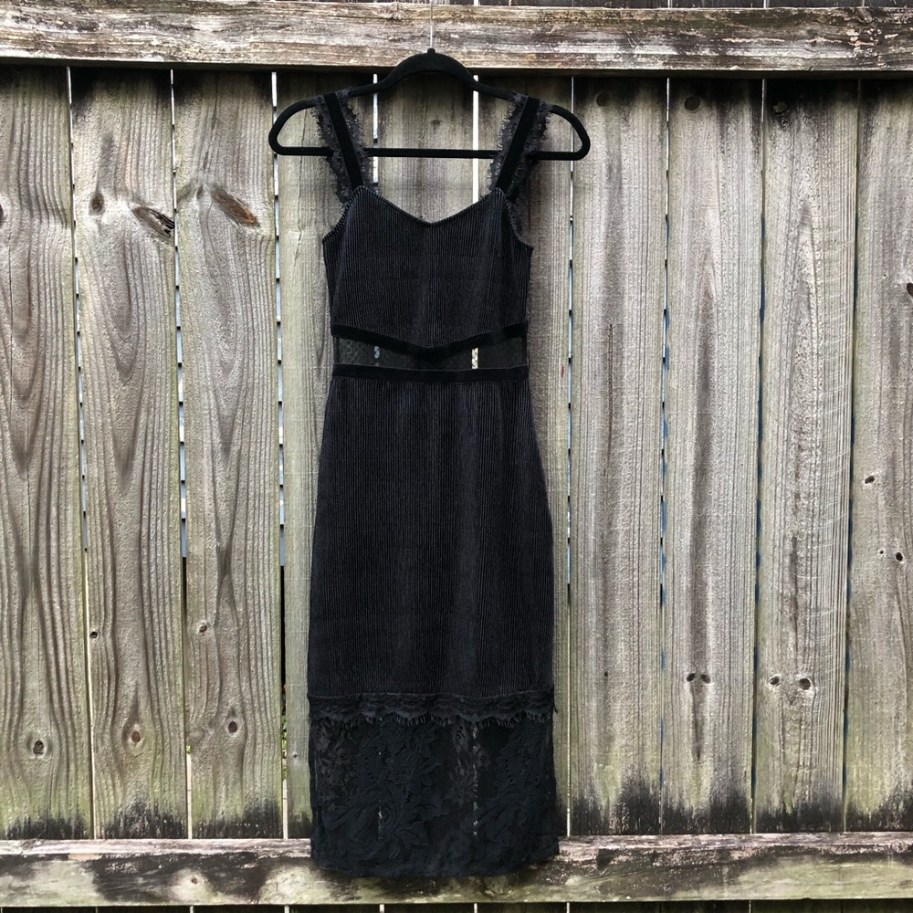French Connection Witchy Ribbed Velvet Sarelle Ottoman Dress Lace Black